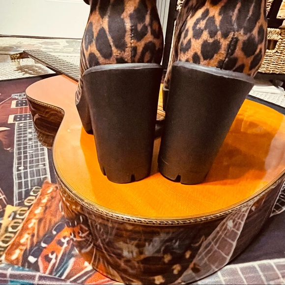 SALE!!! 🐅Fabulous Jessica Simpson Leopard Fur Top Heeled Combat Booties! - Picture 16 of 16